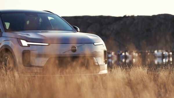 Nowe Volvo XC70 oficjalnie. Zupełnie nowe nadwozie i zupełnie nowy napęd