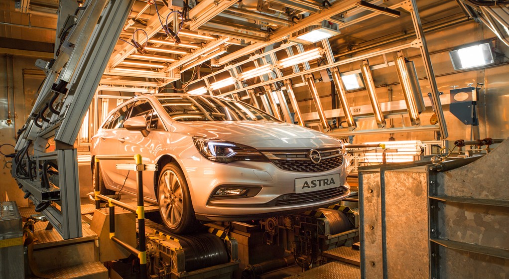 Opel Astra Sports Tourer w komorze klimatycznej