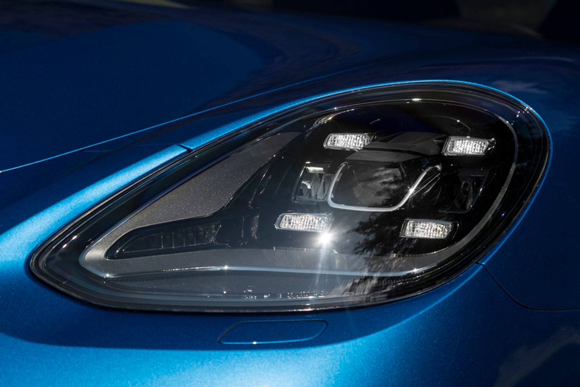 Porsche Panamera Turbo - władca lewego pasa i toru