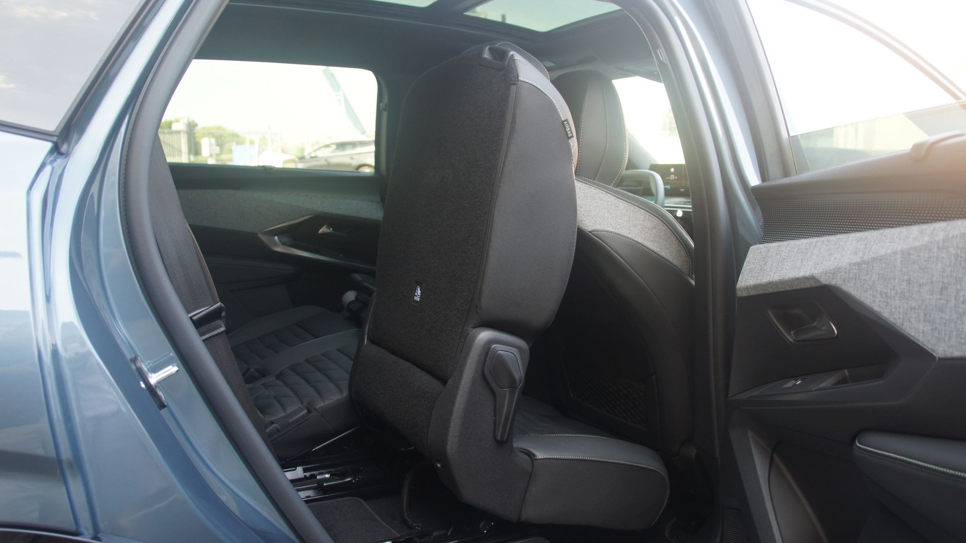 Peugeot E-5008 w pierwszym teście