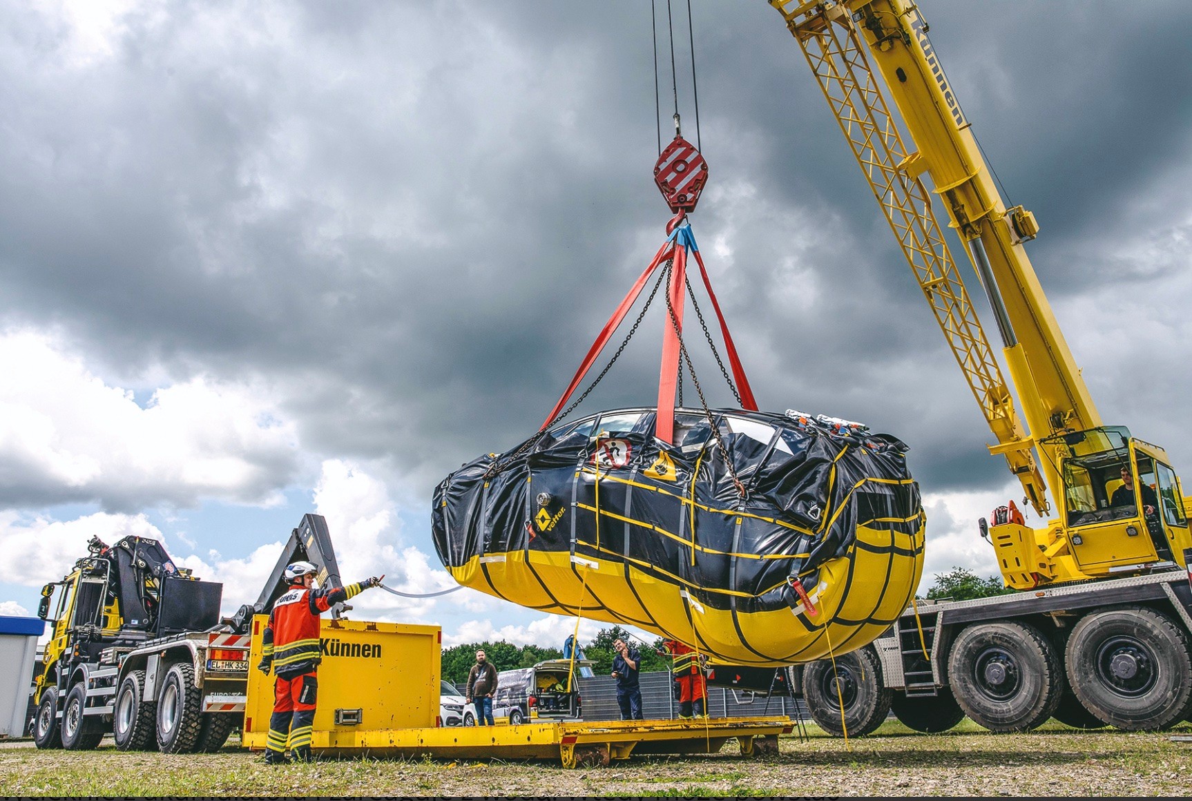 Pozostaje załadować pakunek na ciężarówkę