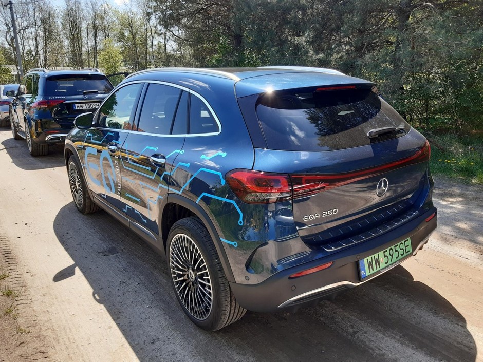 Mercedes EQ Tour