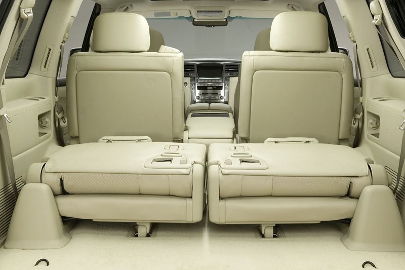 Lexus LX 570 nowa kreacja na temat Land Cruisera