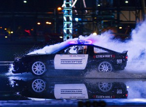 Hyperdrive – czy warto obejrzeć najnowszą produkcję Netflixa?