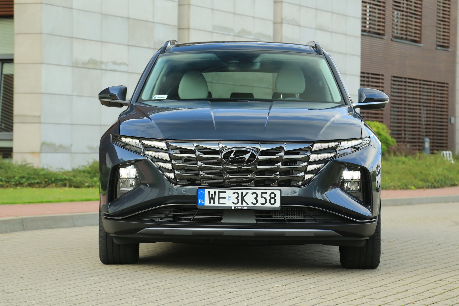 Hyundsi Tucson przed liftingiem: światła glównie składają się z 5 modułów LED.