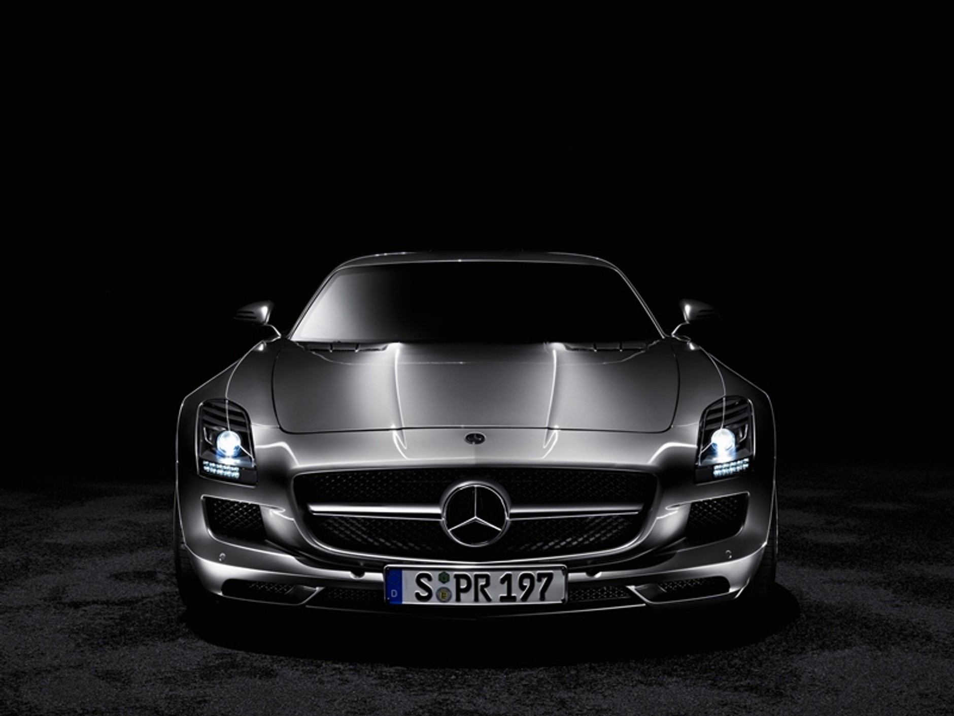 Mercedes SLS AMG w całej okazałaości