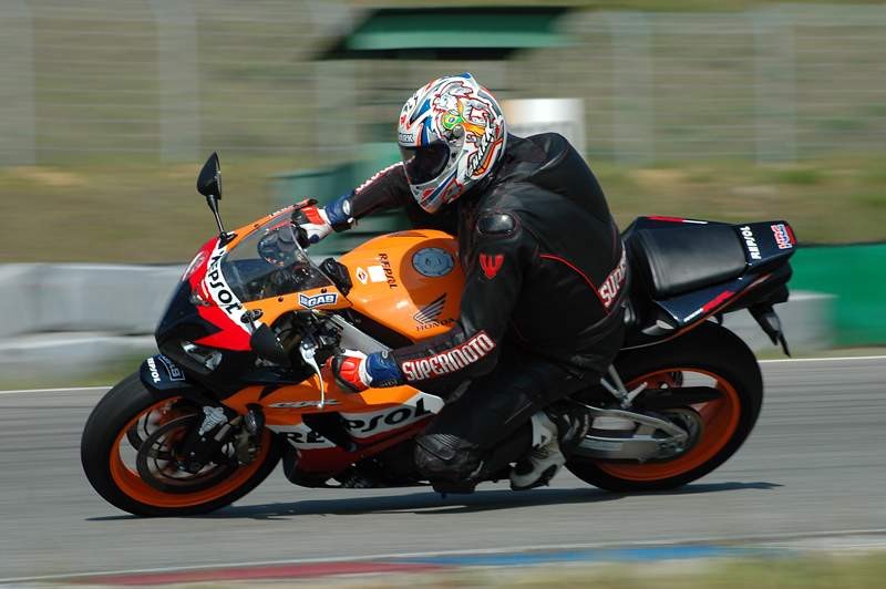Supermoto Honda Days: nowy CBR600RR na torze