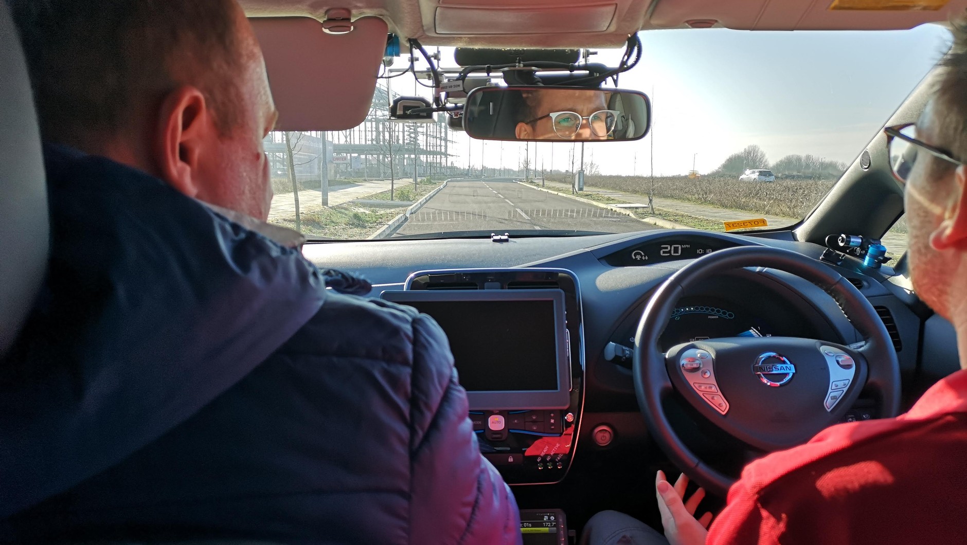 Autonomiczny Nissan Leaf na brytyjskich drogach