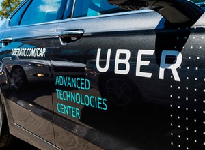 Uber już za rok chce wprowadzić autonomiczne taksówki