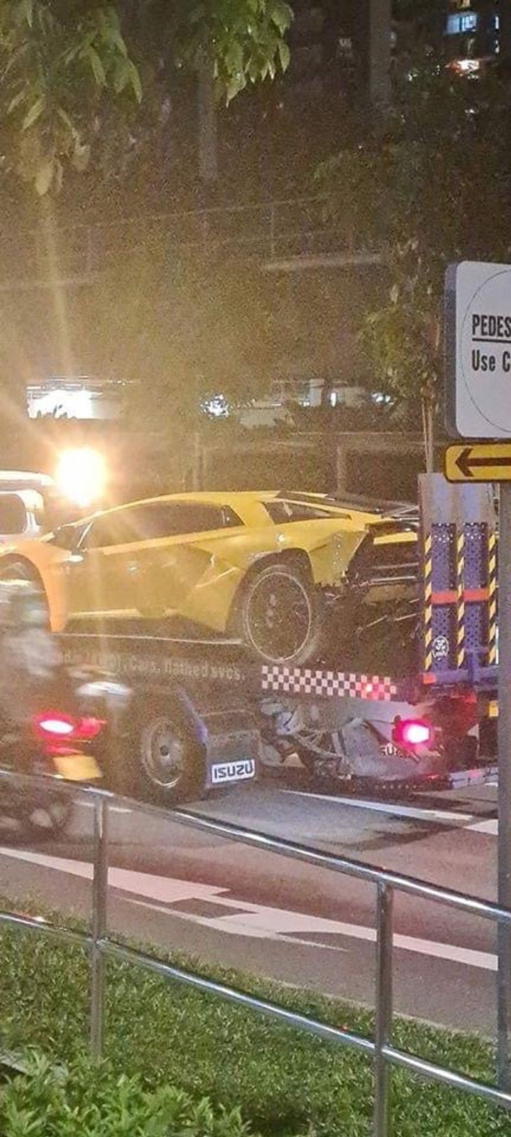 Lamborghini Aventador S – zderzenie bliźniaczych modeli