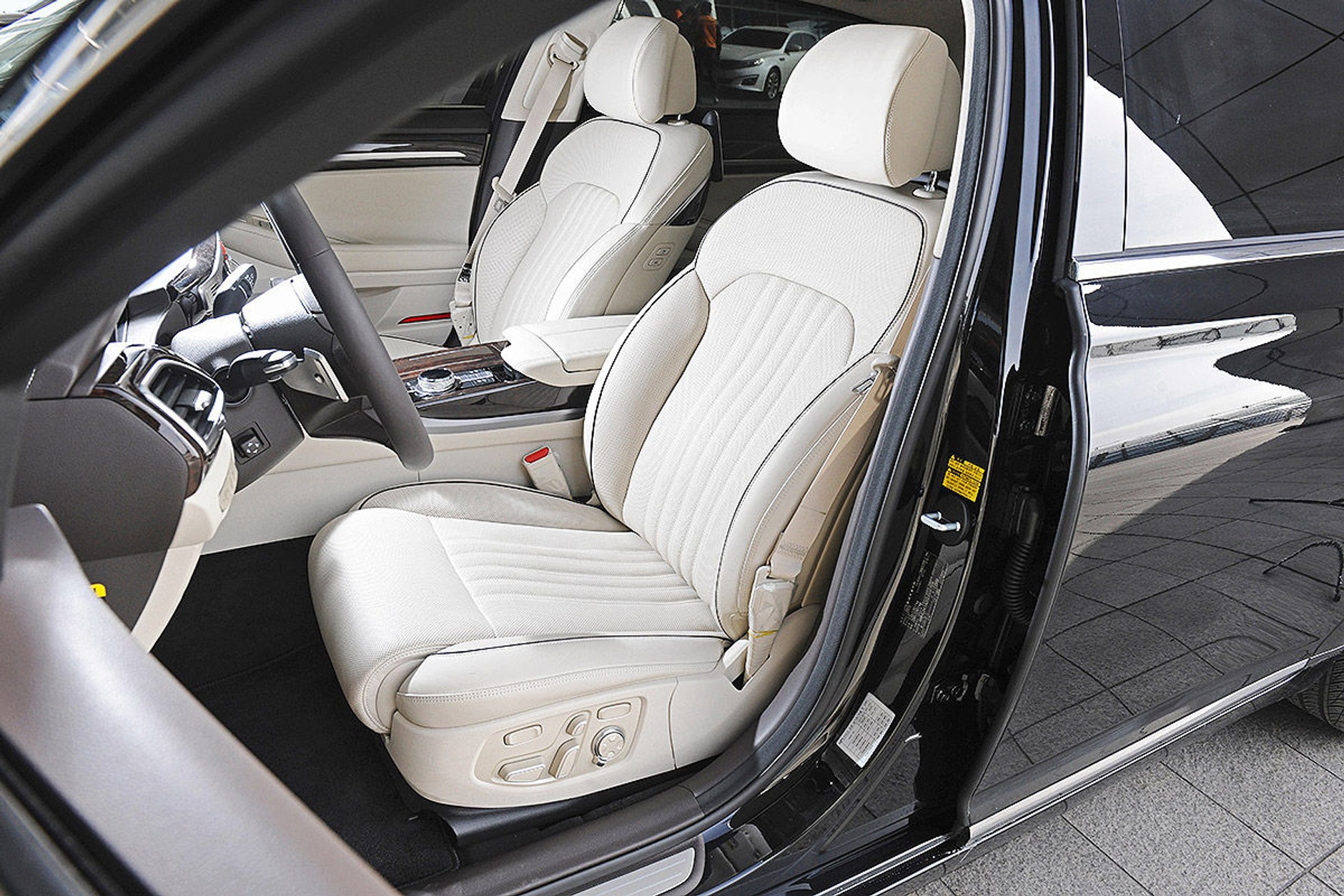 Hyundai Genesis G90 - klasa S od Hyundaia