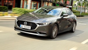 Mazda 3 sedan 2.0 Skyactiv-G 6AT – z ambicjami klasy premium – TEST