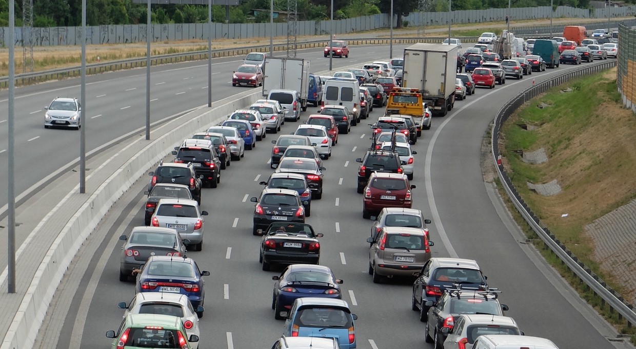Korek na autostradzie – będzie nowe oznakowanie i procedury ewakuacji uwięzionych w korku kierowców