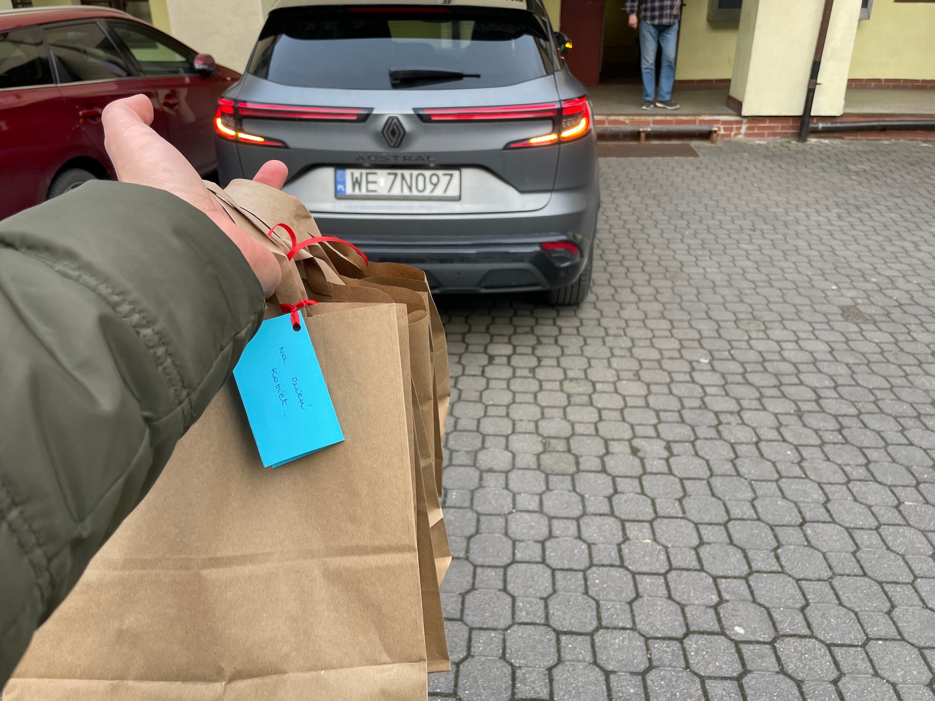 Włączyliśmy Renault Austral w akcję charytatywną z okazji Dnia Kobiet