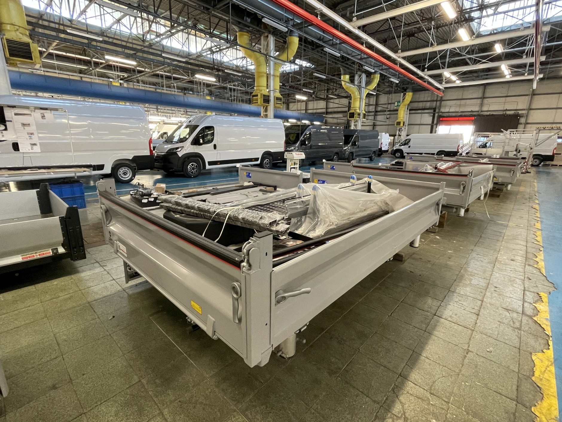 Centrum konwersji i personalizacji aut dostawczych koncernu Stellantis (CustomFit)