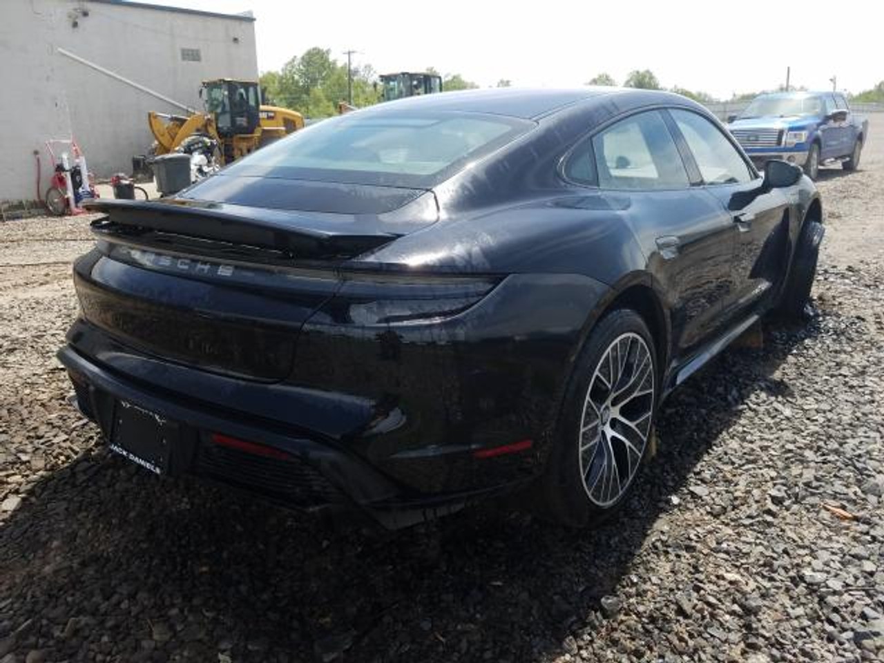 Porsche Taycan Turbo – czy warto kupić rozbity wrak?