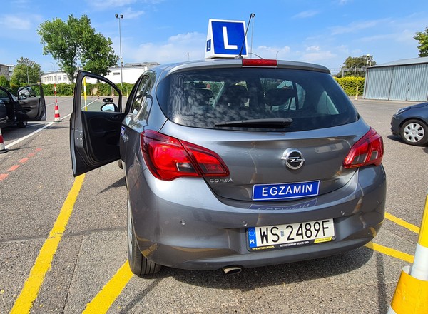 Zmiany w przepisach w egzaminach na prawo jazdy. Egzaminator wyjaśnia, co się tak naprawdę zmienia