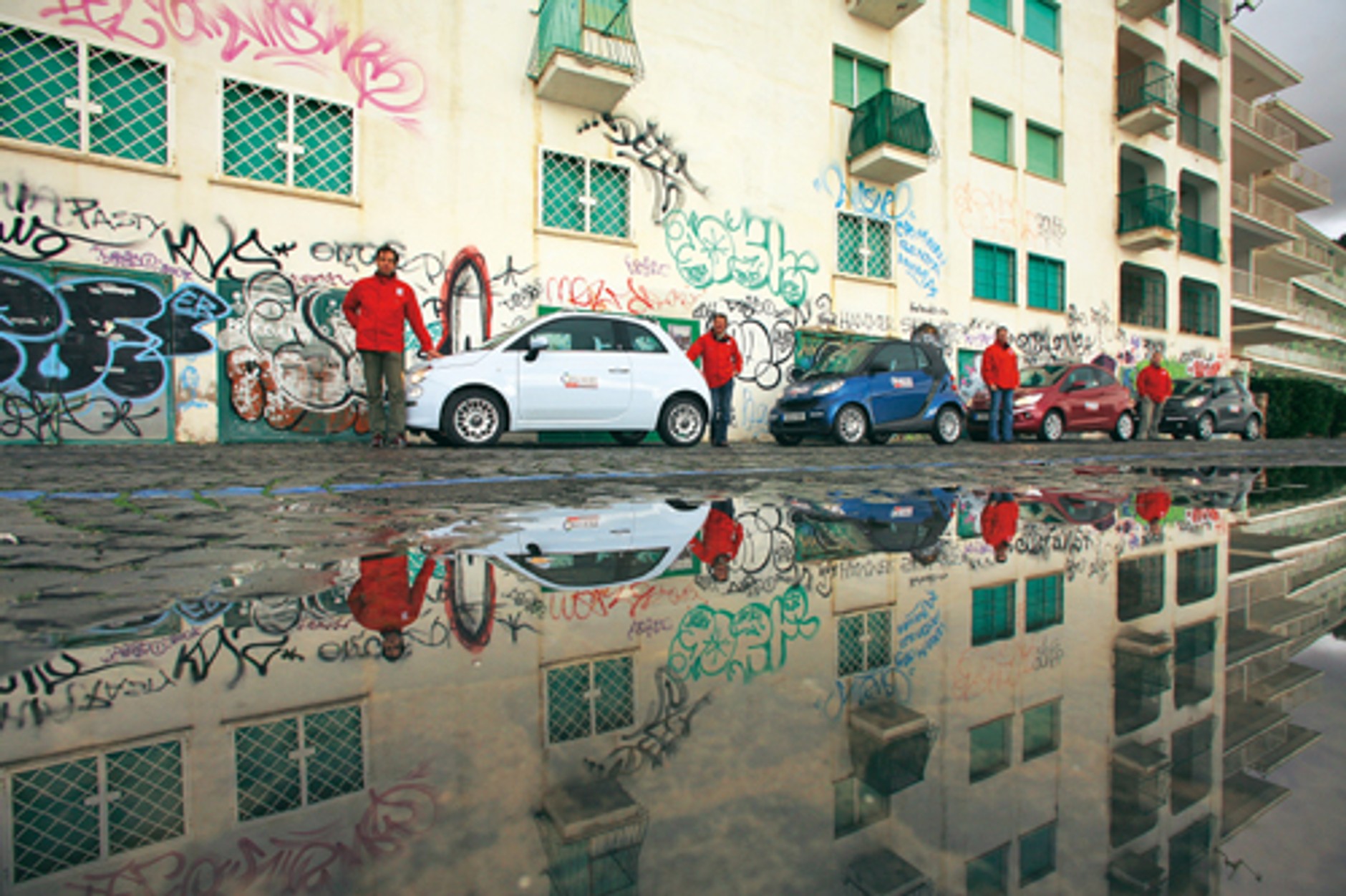 Toyota IQ kontra Ford KA, Smart i Fiat 500 - Kto robi najbardziej ciekawe mini?