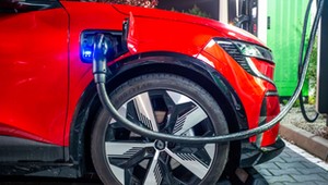 Ukraińcy kupują więcej elektryków niż Polacy. Zaskakujący raport