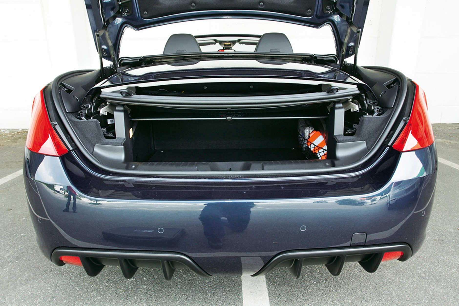 BMW 118i Cabrio kontra Peugeot 308 CC 1.6 THP i VW Golf Cabrio 1.4 TSI: oto kompakty na słoneczne lato