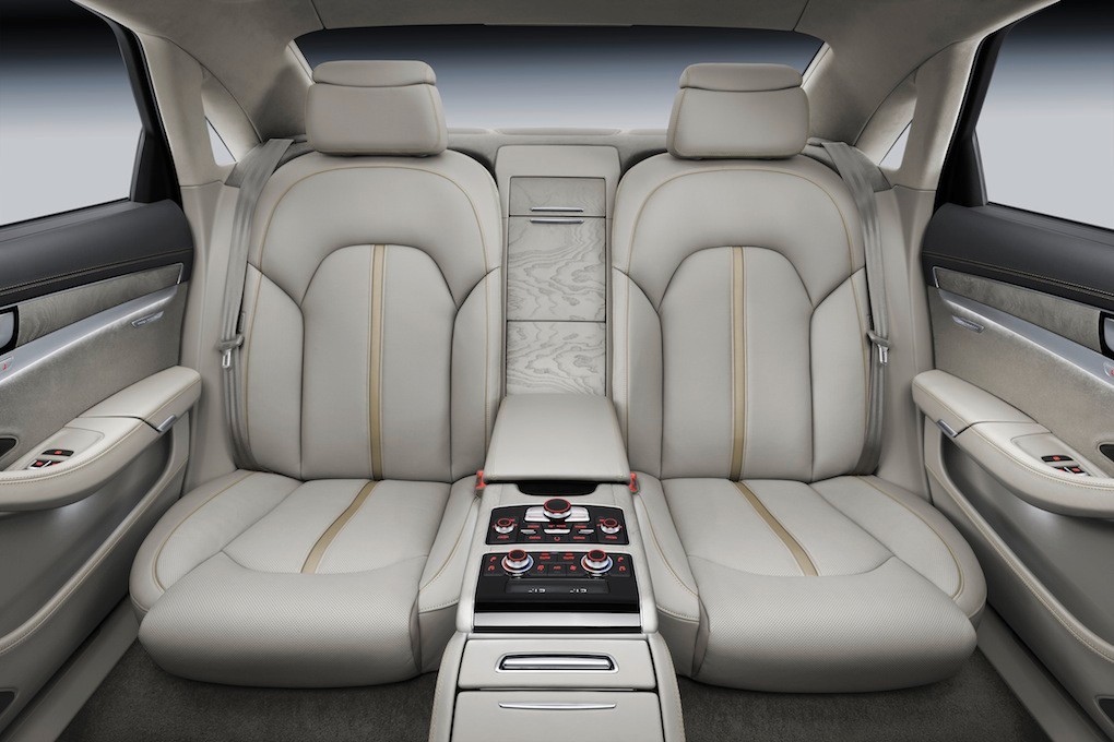 Tył kabiny Audi A8 po face liftingu