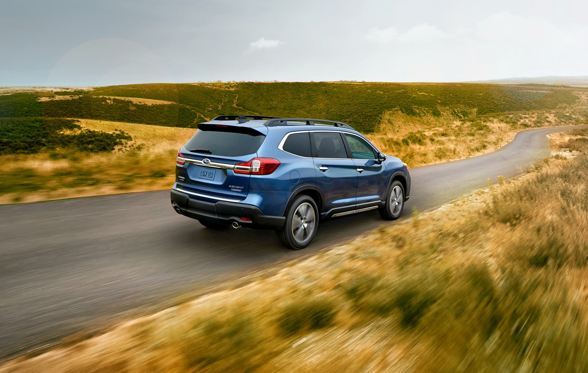 Subaru Ascent będzie można zamówić w wersji 7 i 8 osobowej. Produkcja samochodu będzie się odbywać w USA