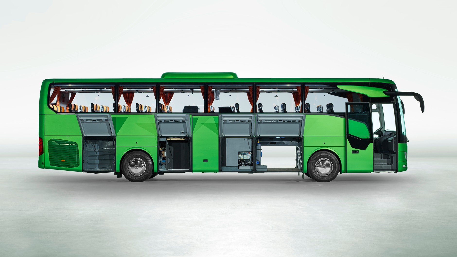Mercedes Tourismo. Wersja o długości 12 m z 49 fotelami