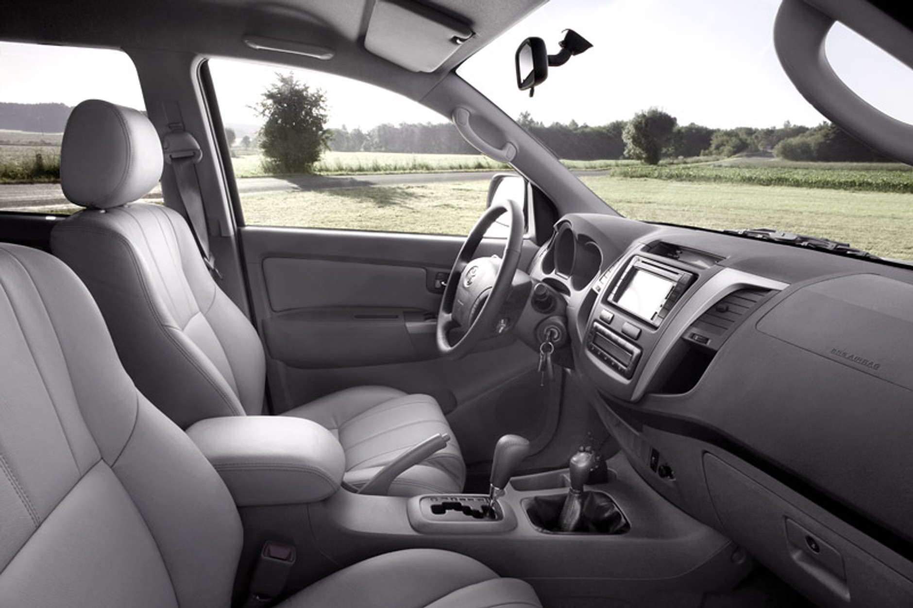 Toyota Hilux: restyling pickupa na nowy rok modelowy