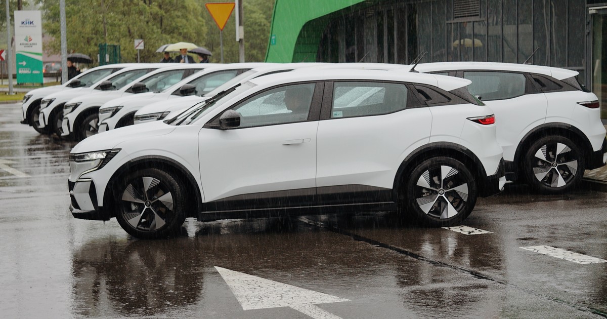 Do Krakowa trafi 46 samochodów elektrycznych Renault Megane E-Tech electric