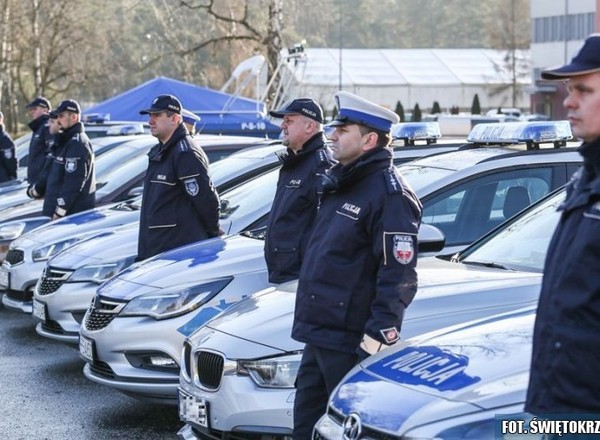 Raport NIK: policjanci jeżdżą zużytymi autami i nie są odpowiednio przeszkoleni