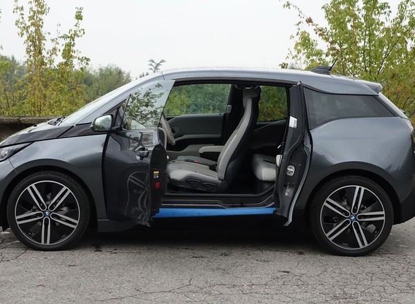 BMW i3 – elektryczne auto idealne do miasta