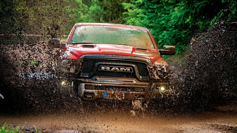 RAM 1500 Rebel 5.7 V8 - pikap z amerykańskiego snu