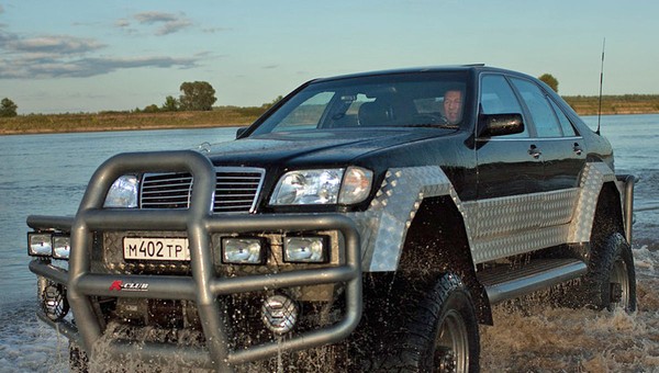 Rosyjski monstertruck na bazie Mercedesa klasy S