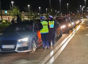 Kierowcy są śledzeni w sieci. Policja potem ich spotyka na drodze