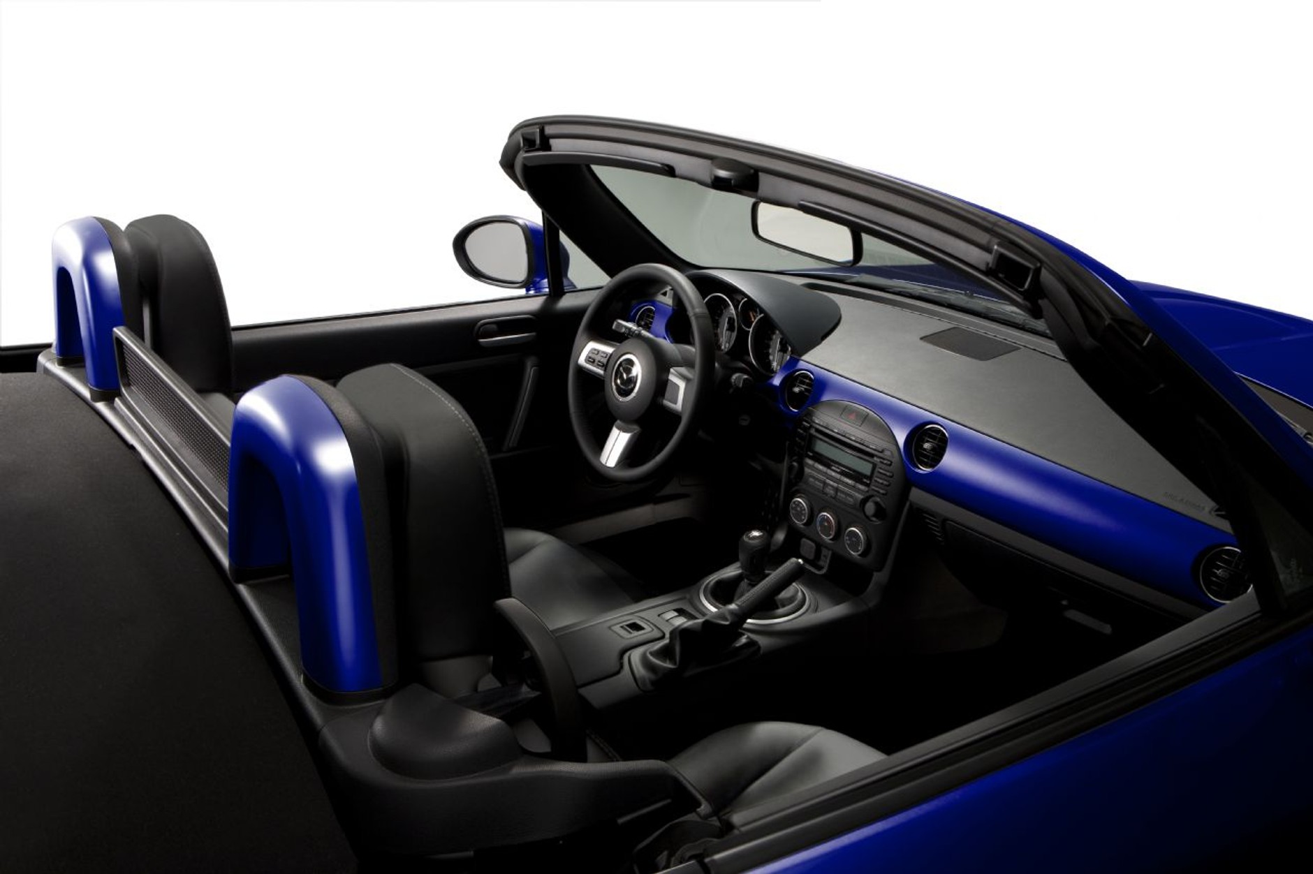 Genewa 2010: Mazda - jubileuszowa edycja MX-5 oraz całkowicie nowy model 5