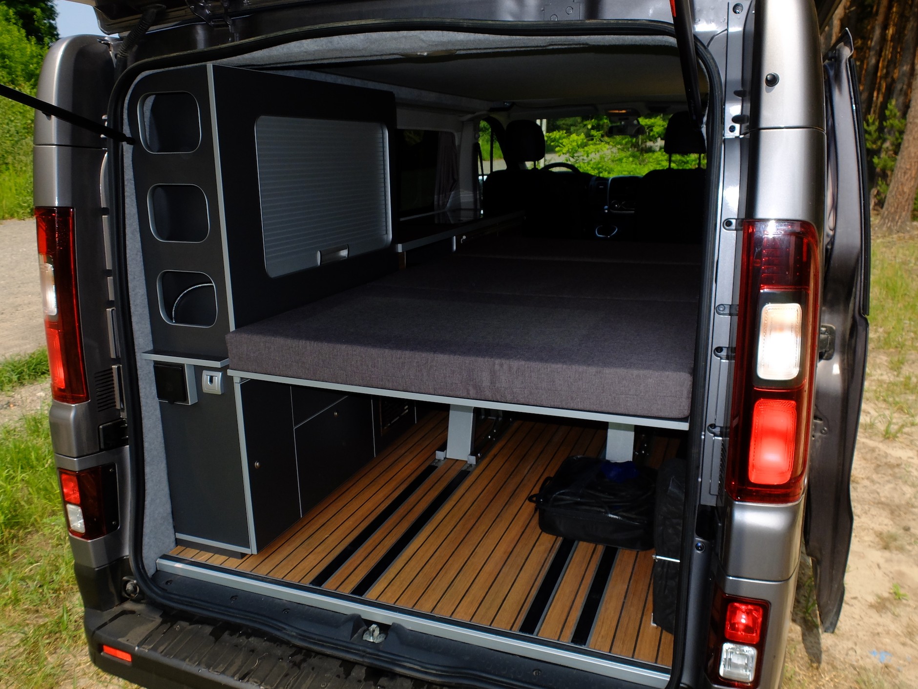 Renault Trafic z zabudową Wavecamper (2021)