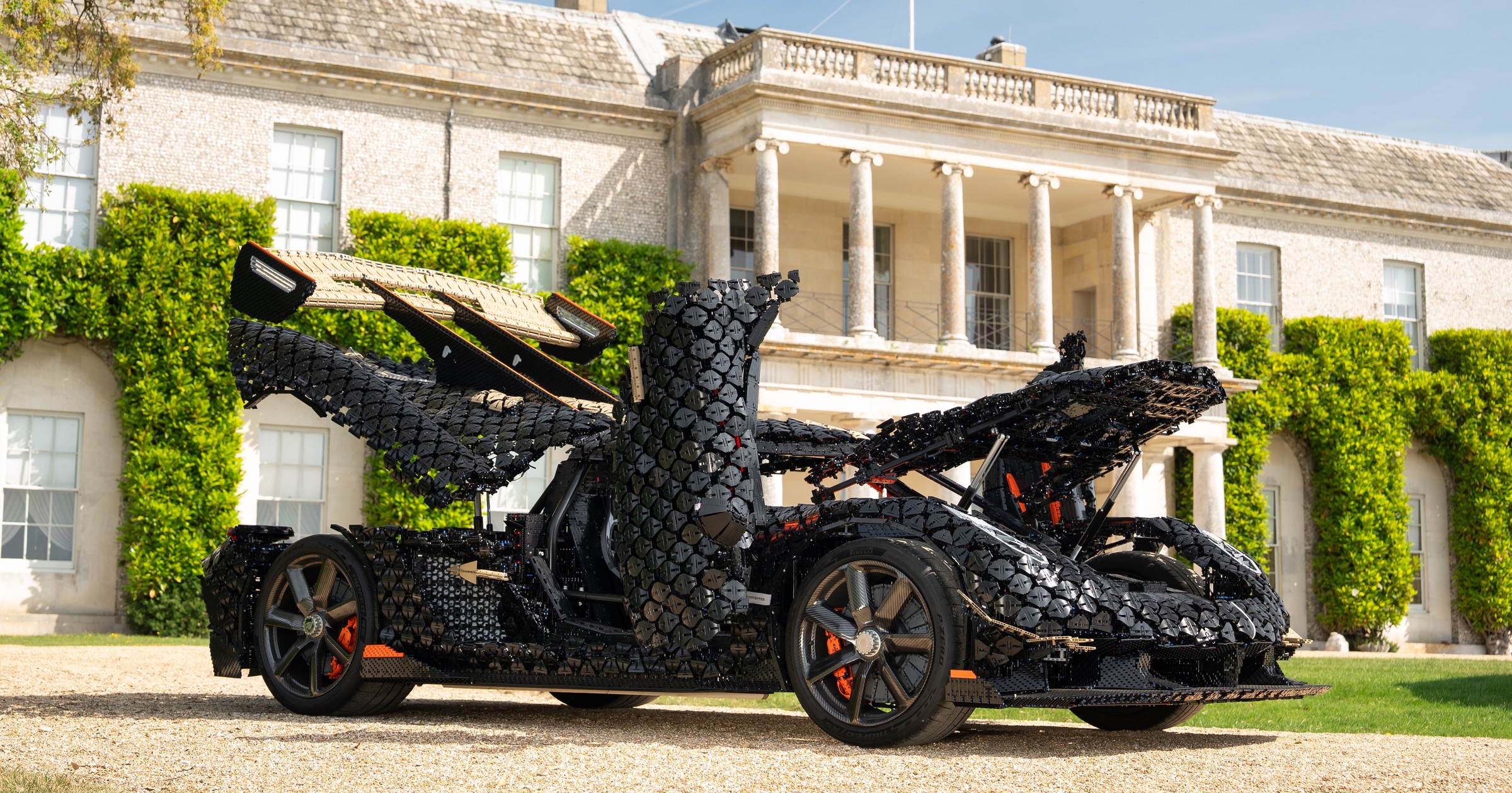 Pełnowymiarowy Koenigsegg Sadair’s Spear z klocków LEGO