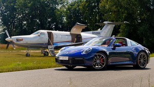 Porsche 911 Targa 4S jak transformers. Spektakl trwa 19 sekund