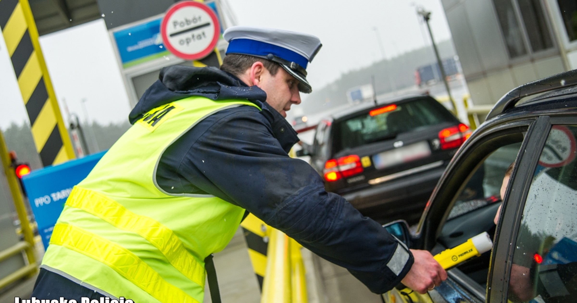 Badali trzeźwość na autostradzie