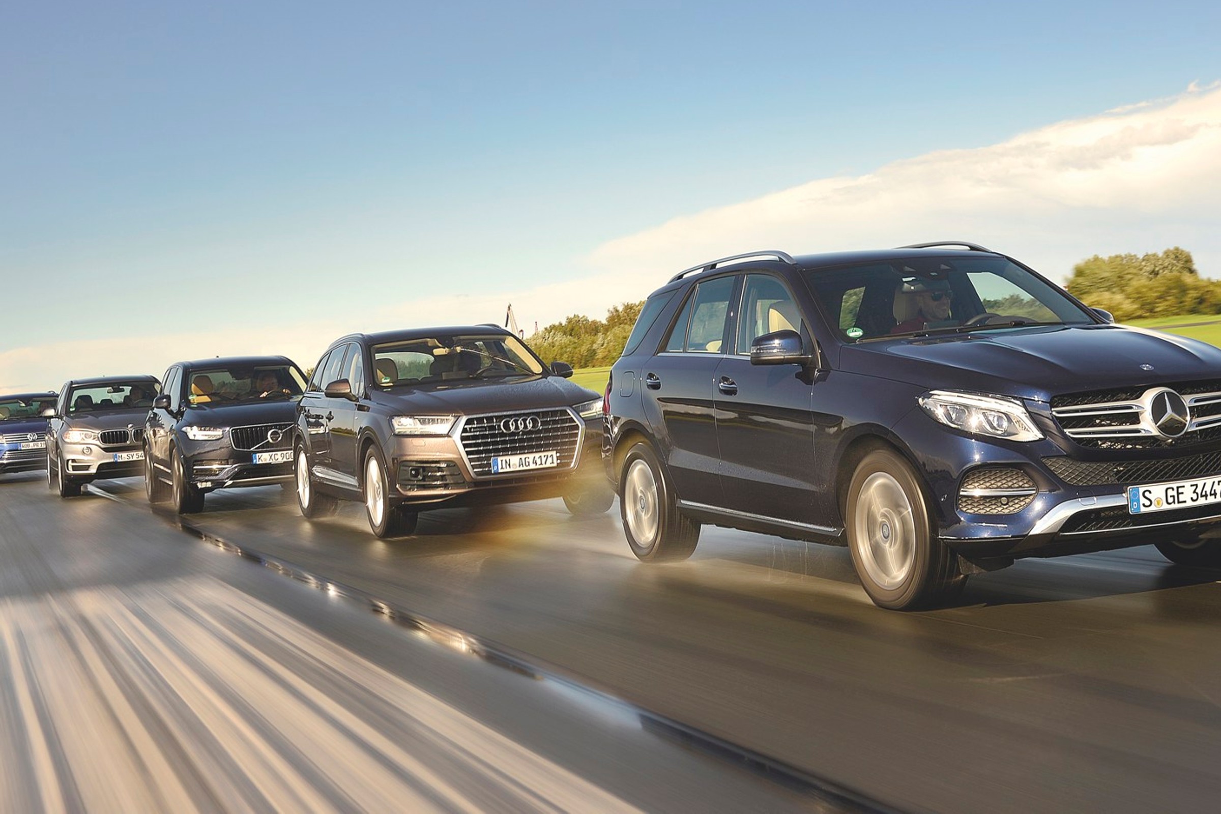 Wielkiego, luksusowego SUV-a z przebiegiem do 200 tys. km kupić łatwo. Tylko czy warto?