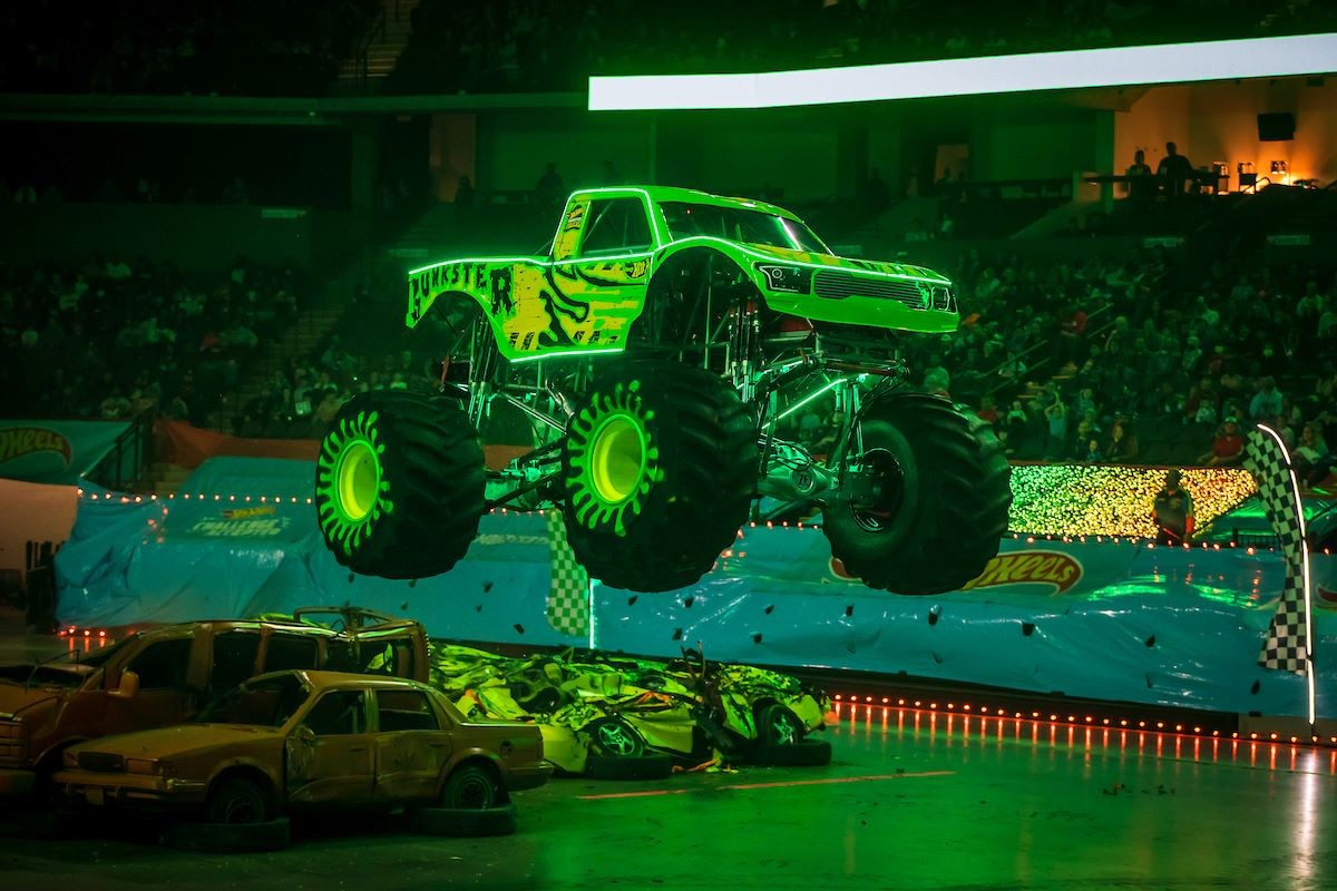 Hot Wheels Monster Trucks Live™ Glow Party™