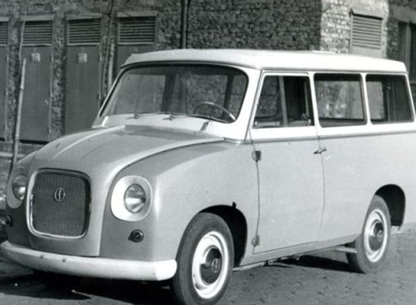 Syrena mikrobus – pierwszy polski minivan