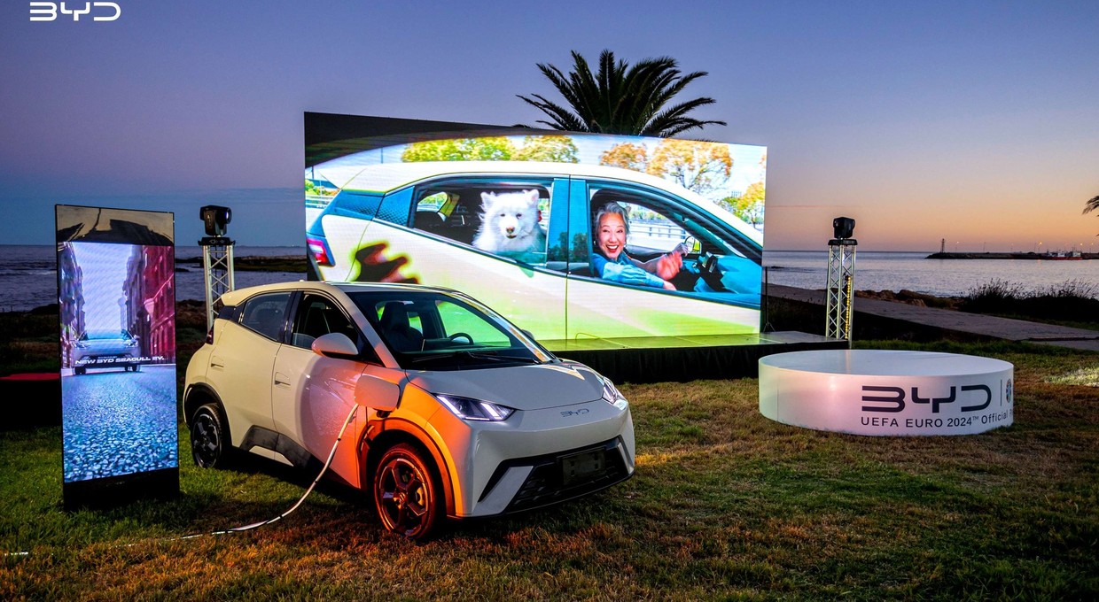 BYD rozważa drugą fabrykę aut elektrycznych w Europie. Chińczycy zapowiadają też model, który znokautuje konkurencję