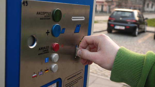 Kto zapłaci za szkodę na parkingu