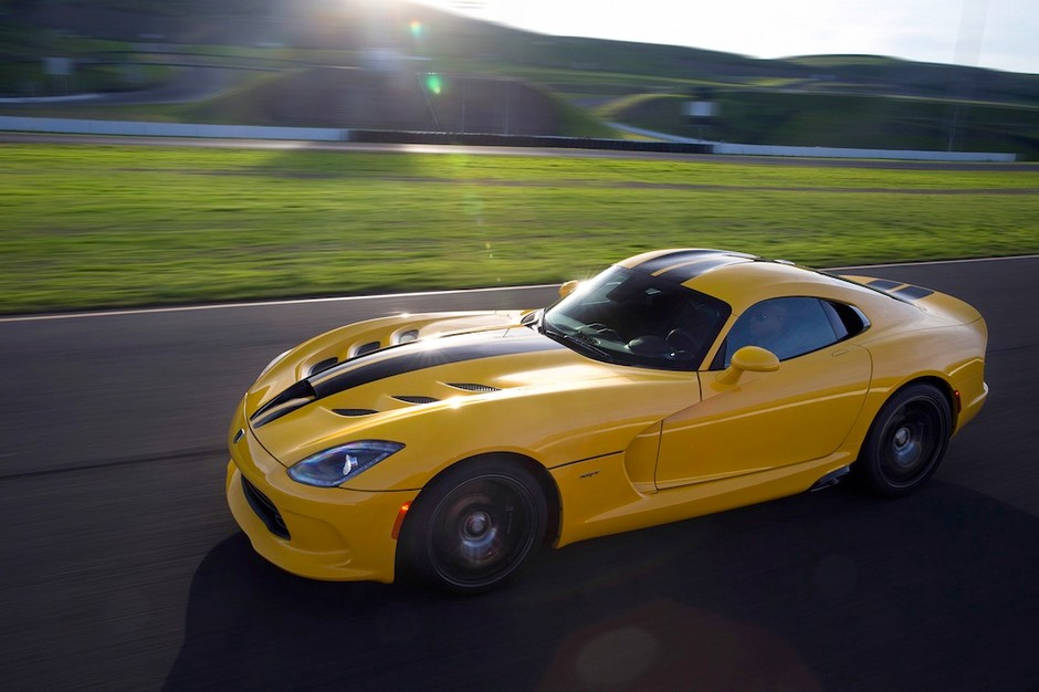 SRT Viper: amerykański drapieżnik