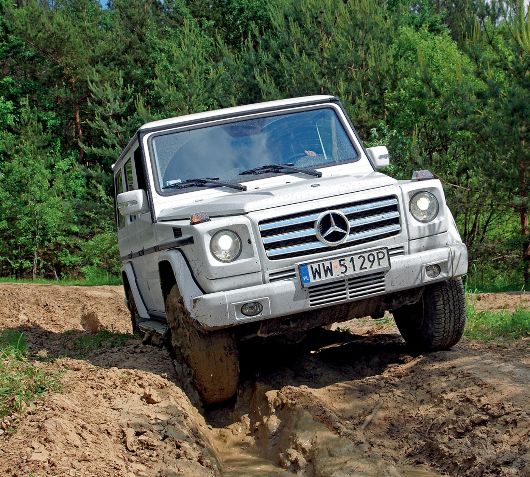 Mercedes G 350 kontra Land Rover Defender i Honker 2000: czy prawdziwe terenówki są na wymarciu?