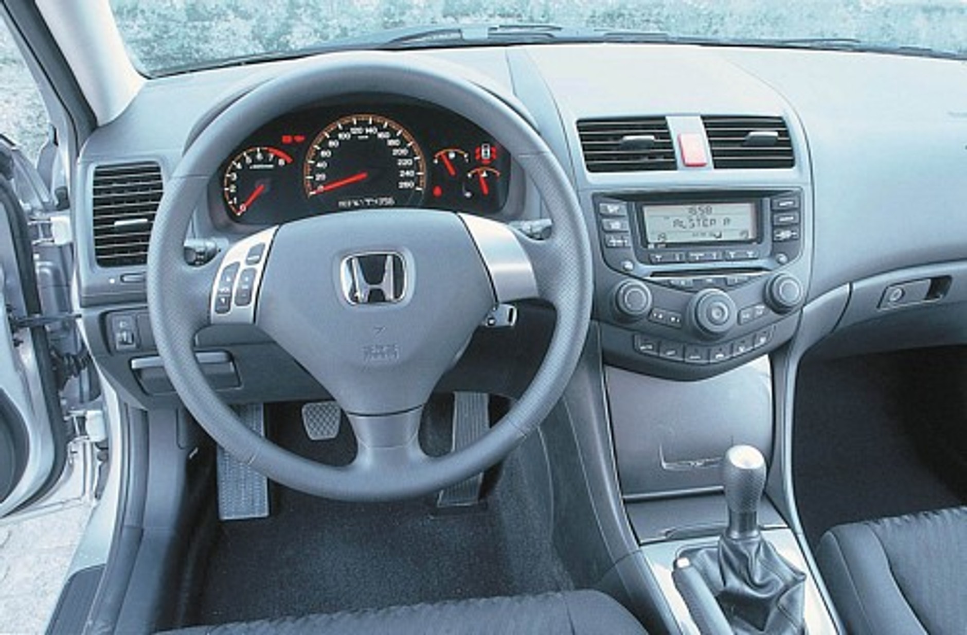 W światłach rampy...