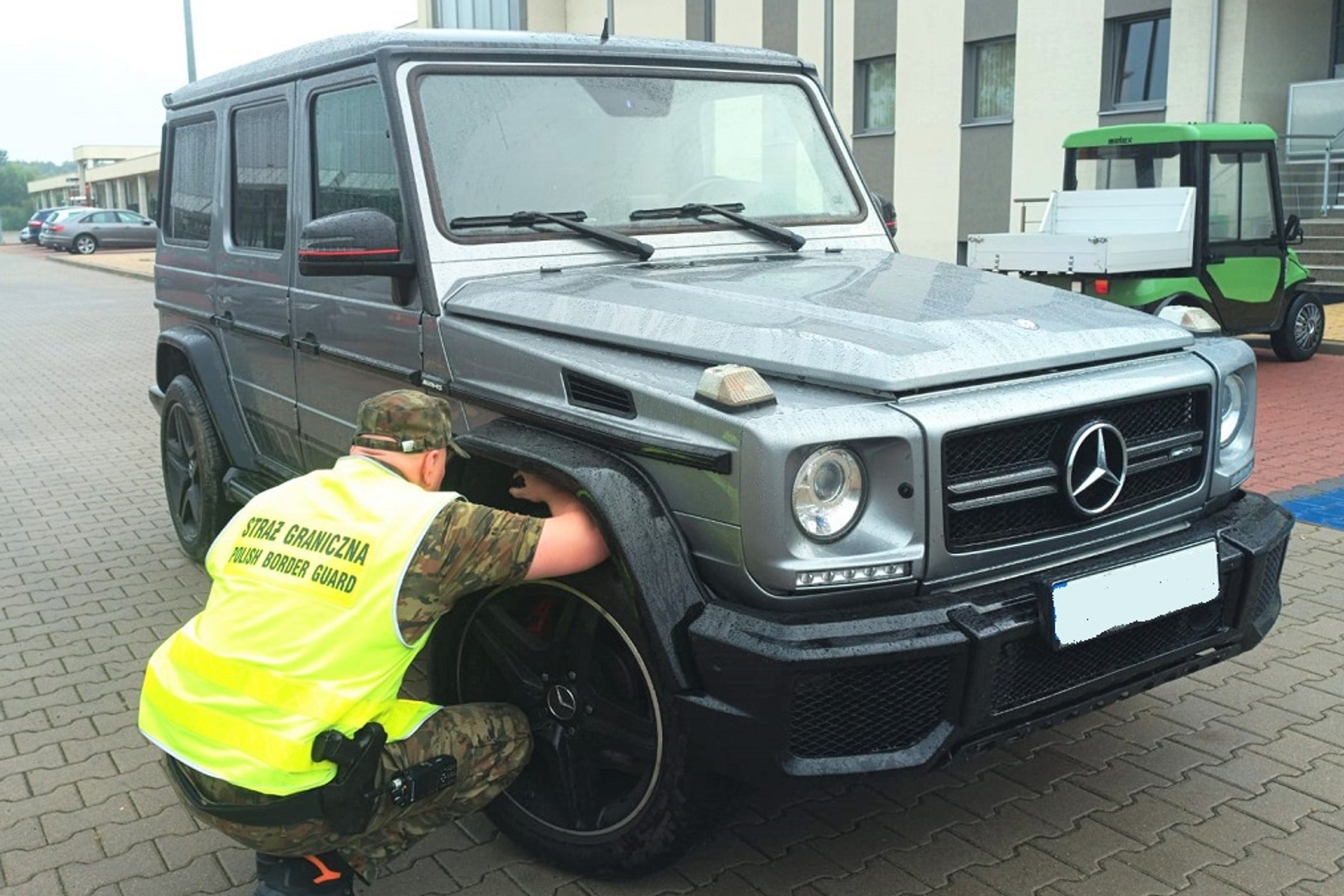 Rosja zalegalizuje kradzione auta. Warunek? Muszą pochodzić z "wrogich" państw. Z Polski też