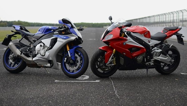 BMW S 1000RR vs Yamaha YZF-R1: Starcie tytanów
