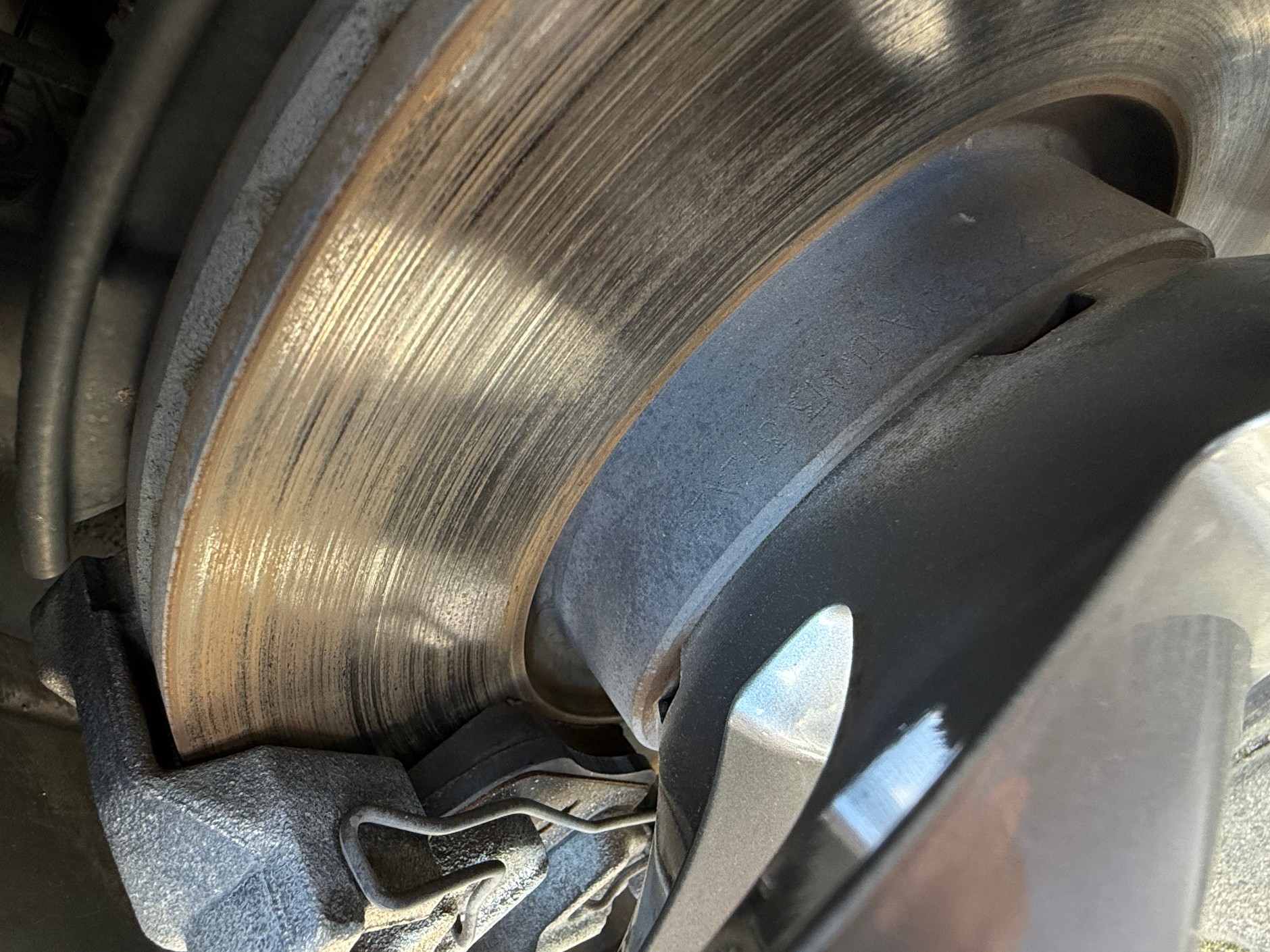 Białe MG z 2022 r. z przebiegiem 38 tys. km za 84 tys. 900 zł